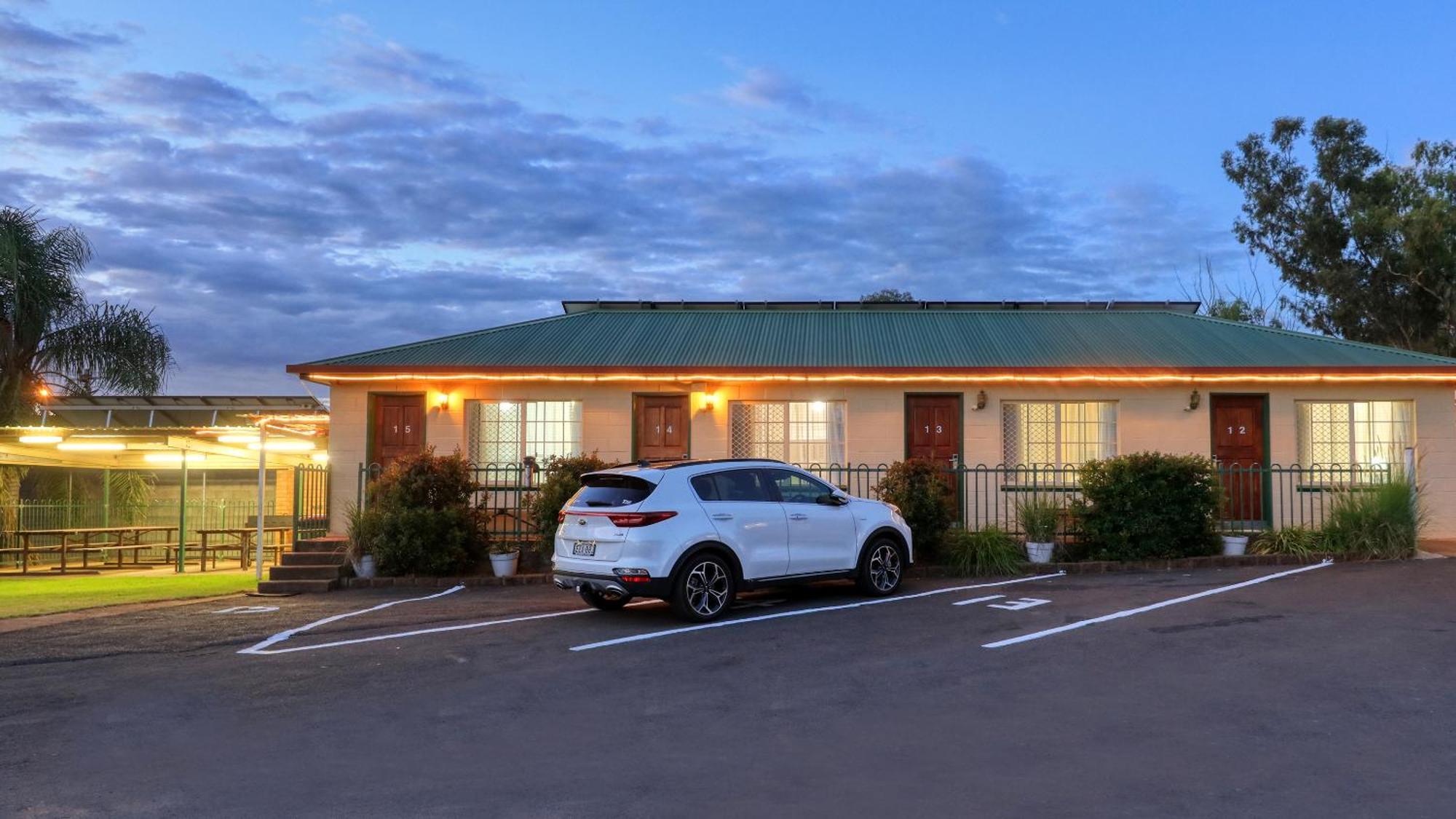 Golden Peak Motel Peakhill Peak Hill 외부 사진