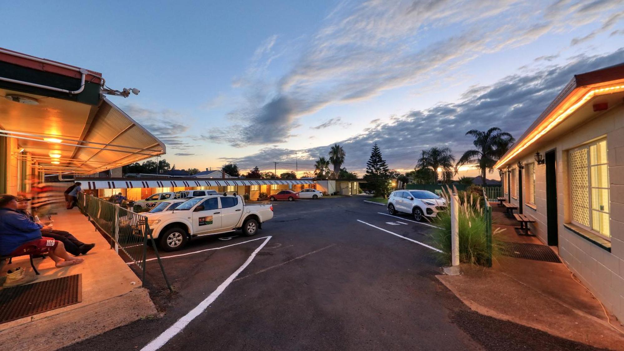 Golden Peak Motel Peakhill Peak Hill 외부 사진